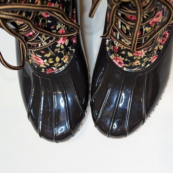 Sporto Bella Waterproof Lace-Up Duck Boot with Zipper Black Floral 9M NIB NWT - Picture 6 of 13